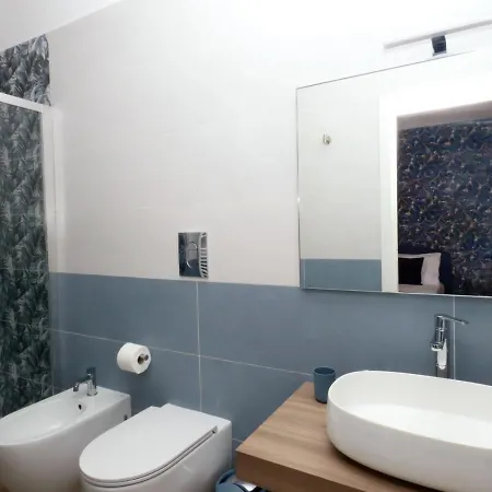 Salotto Vomero 7 شقة